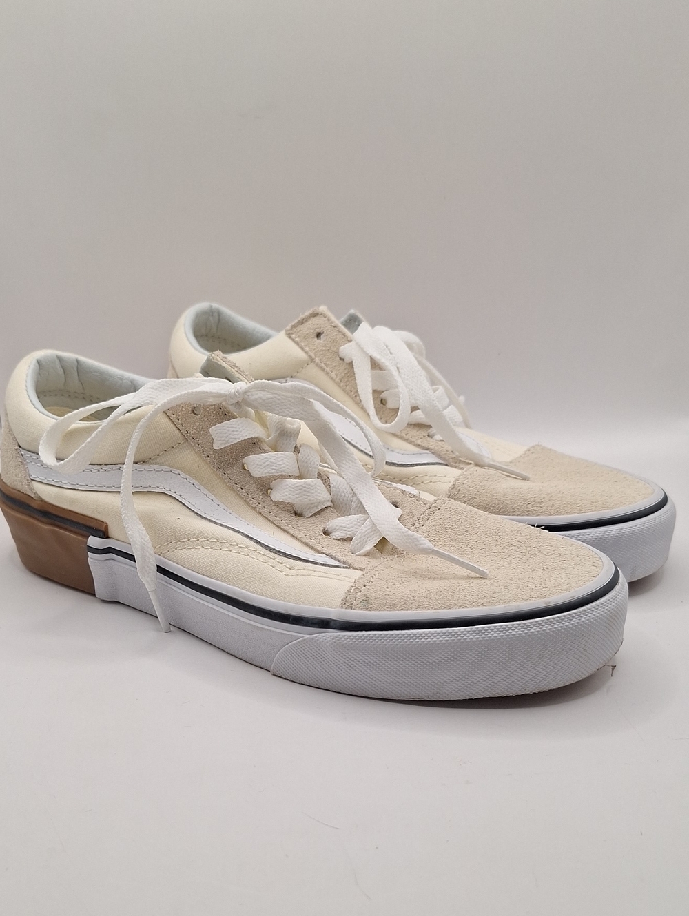 Vans Old Skool Gum Block Classic White / Cream Suede Sneakers